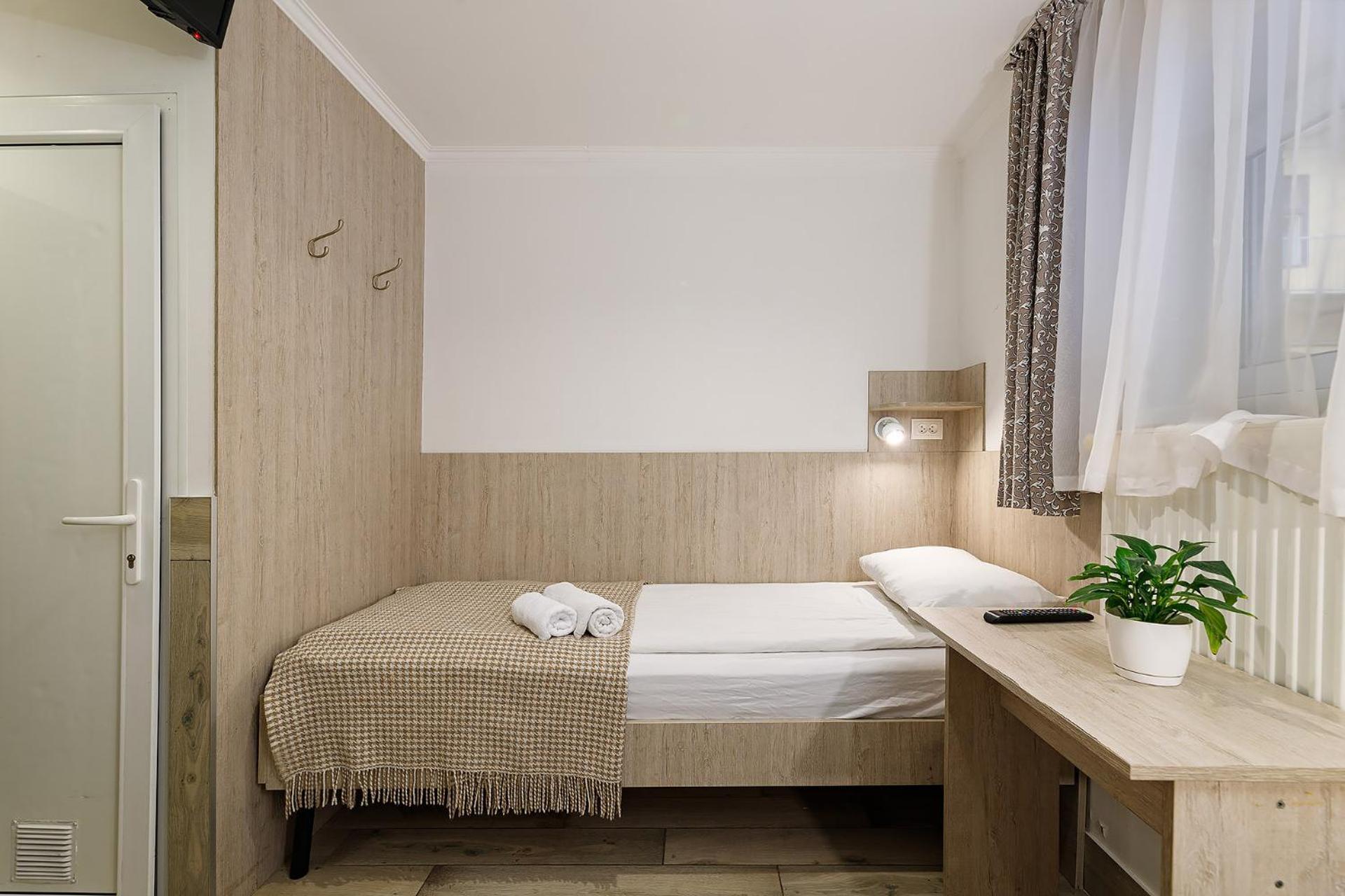 Готель Кайзер Економ Lviv Exteriör bild